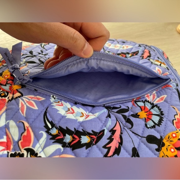 NEW NWOT Vera Bradley Sling bag garden mural - Picture 4 of 5